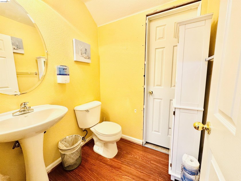 Your Dream Home.4 bedrooms 2.5 Baths, Escape the Busy City Life - photo 6