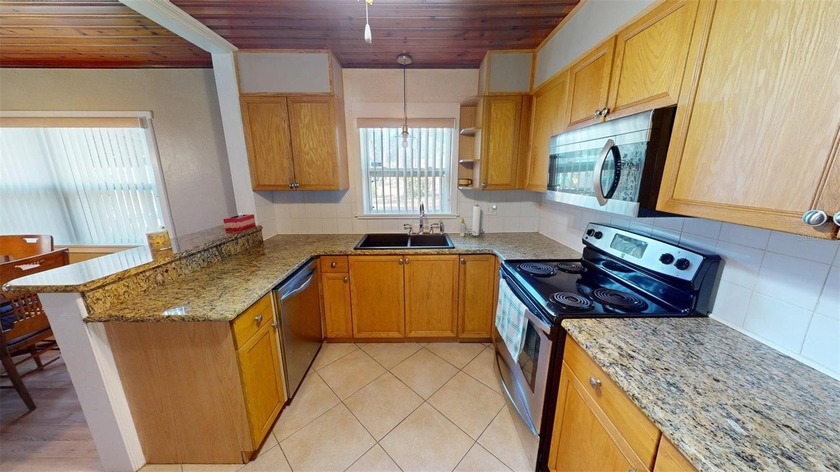 Welcome to your dream home! This charming 3-bedroom, 2-bath - photo 18