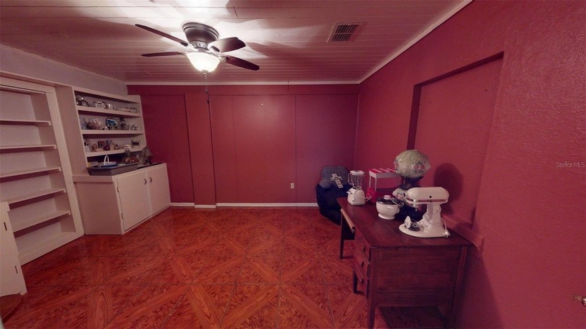 Welcome to your dream home! This charming 3-bedroom, 2-bath - photo 20