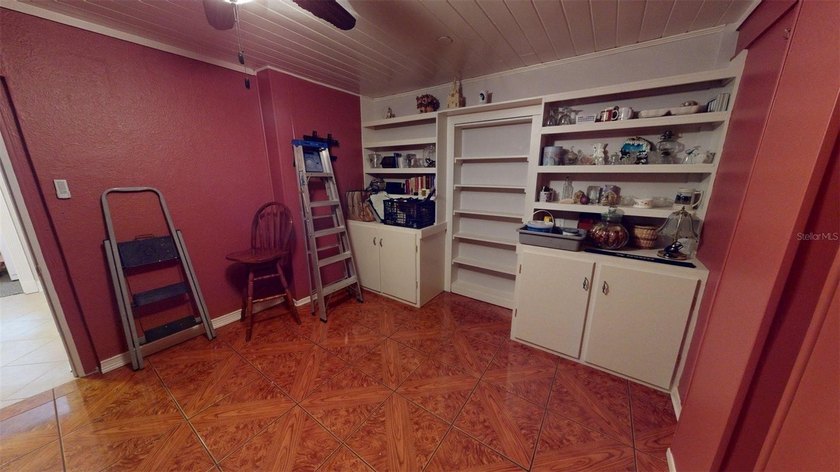 Welcome to your dream home! This charming 3-bedroom, 2-bath - photo 21