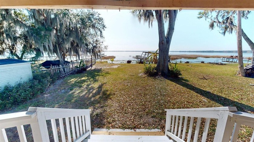 Welcome to your dream home! This charming 3-bedroom, 2-bath - photo 25