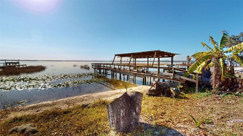 Welcome to your dream home! This charming 3-bedroom, 2-bath - photo 26