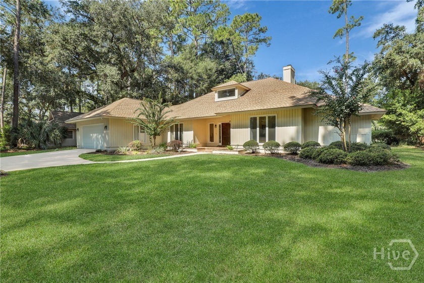 Perfectly positioned along the Marshwood golf course and just a - photo 2