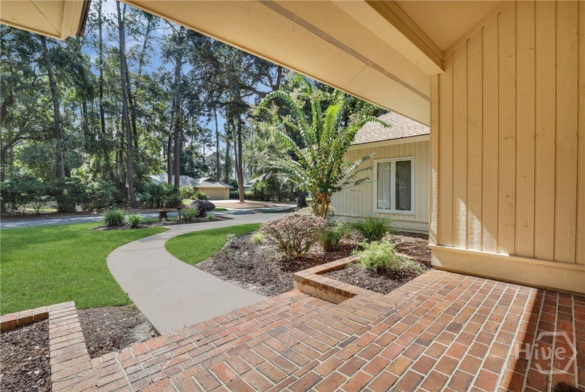 Perfectly positioned along the Marshwood golf course and just a - photo 4