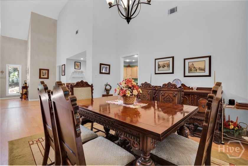 Perfectly positioned along the Marshwood golf course and just a - photo 10