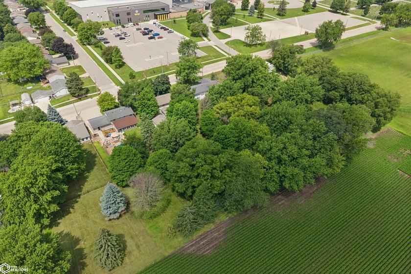 Welcome home to this well-maintained 3-bedroom ranch in a - photo 9