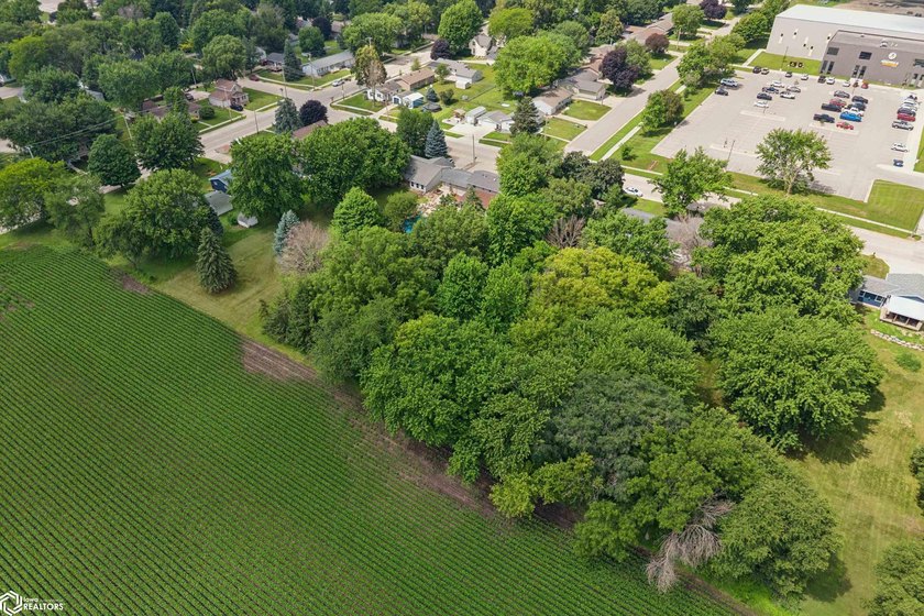 Welcome home to this well-maintained 3-bedroom ranch in a - photo 10