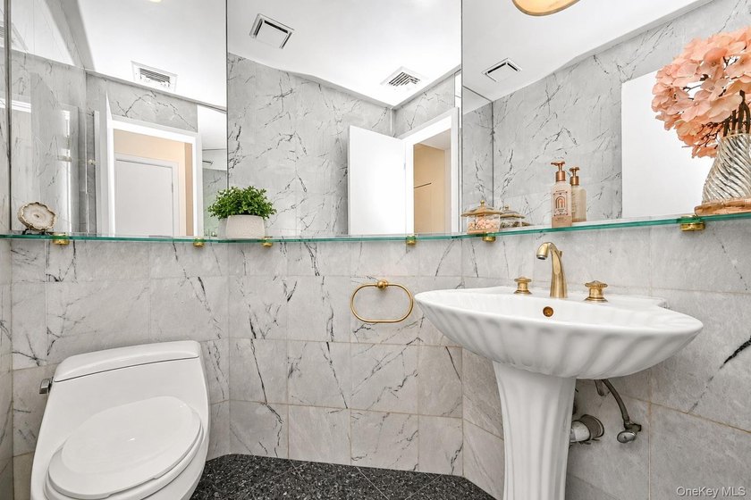 Rare opportunity! Welcome to this beautifully redone - photo 21