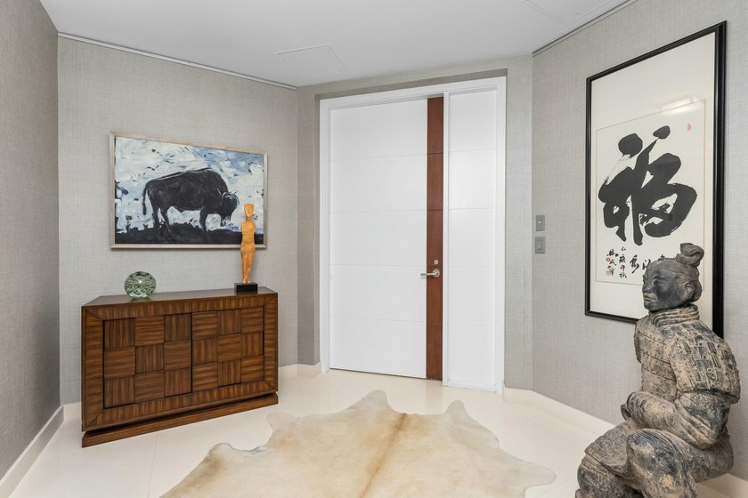One Thousand Ocean Residence 208 is an exceptional contemporary - photo 4