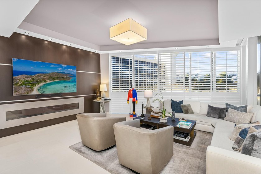 One Thousand Ocean Residence 208 is an exceptional contemporary - photo 6