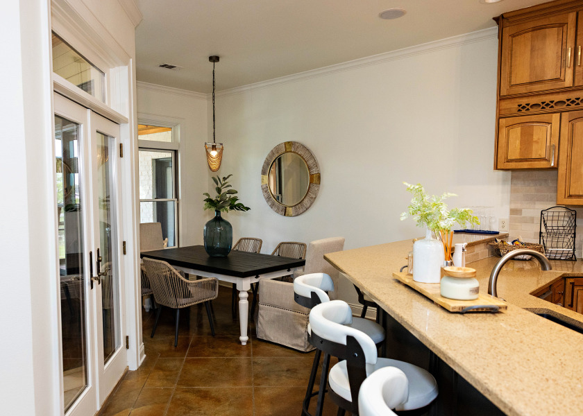 Beautiful Lake House Retreat - photo 5