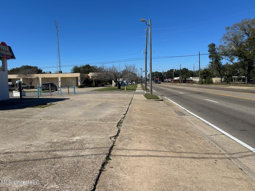 Corner lot on Pass Road in Biloxi. Former carwash location - photo 6
