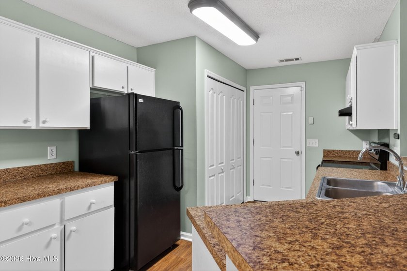 Move-in ready! This well-maintained 3-bedroom, 2-bath home - photo 11