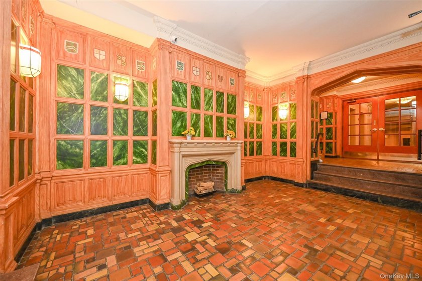 Welcome to this spacious 1-bedroom co-op in Forest Hills, Queens - photo 16