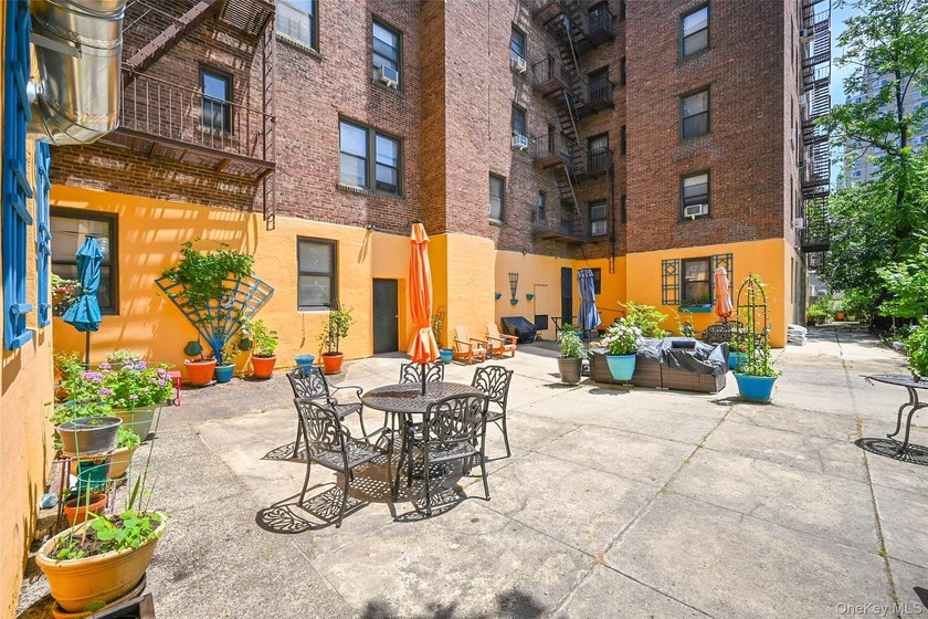 Welcome to this spacious 1-bedroom co-op in Forest Hills, Queens - photo 20