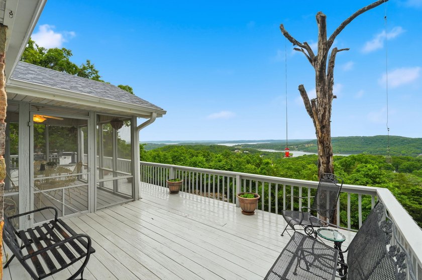TABLE ROCK LAKE OUTSTANDING VIEWS from lovely 3BR/3BA home, 2 - photo 32