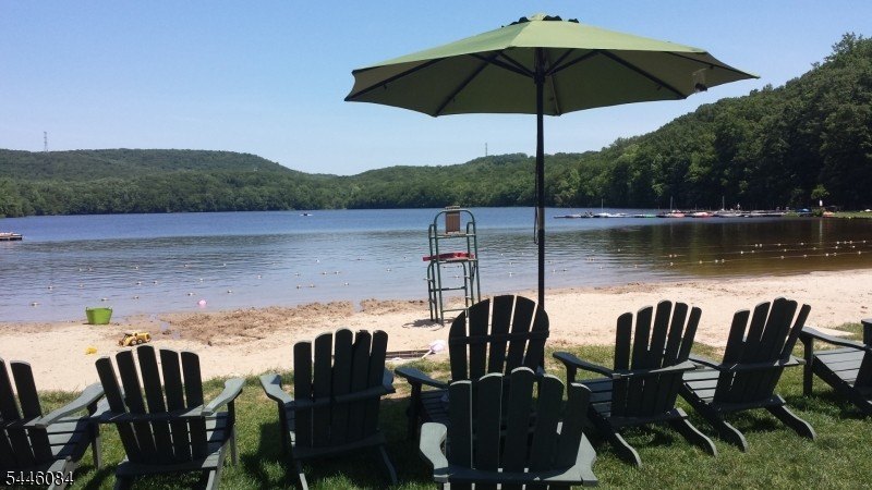 Wonderful opportunity to build your dream home/s in desirable - photo 6
