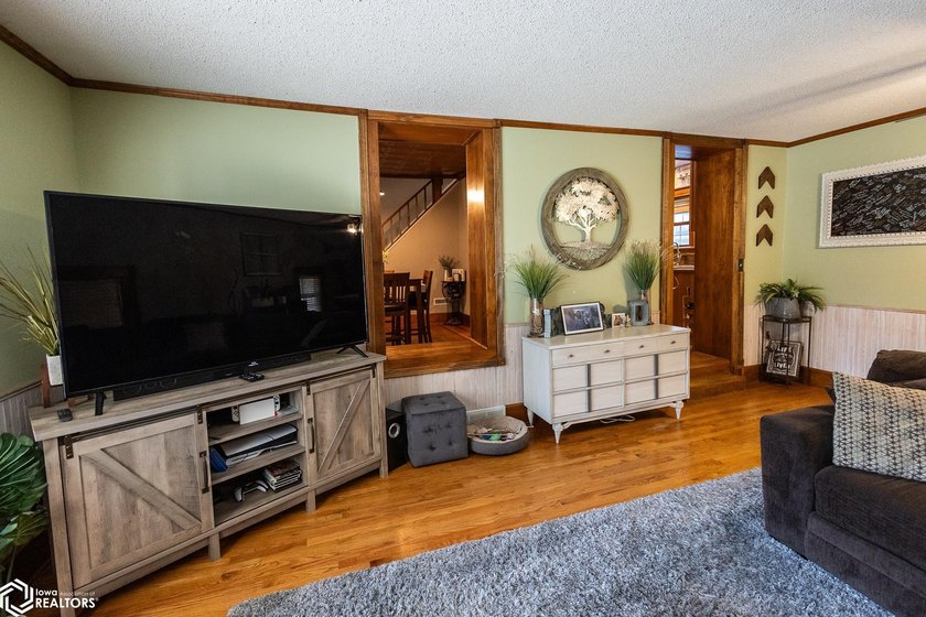 This classic home offers timeless charm, generous living space - photo 9