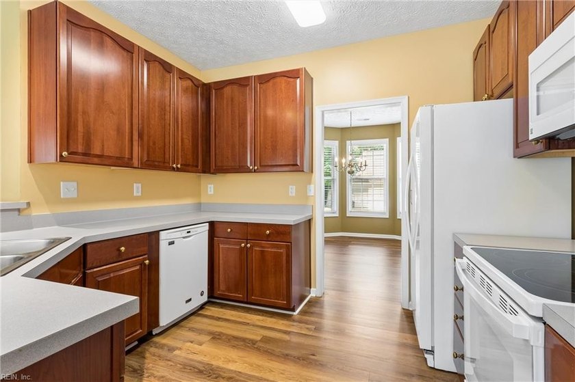 Welcome home to this beautiful two-story residence, perfectly - photo 14