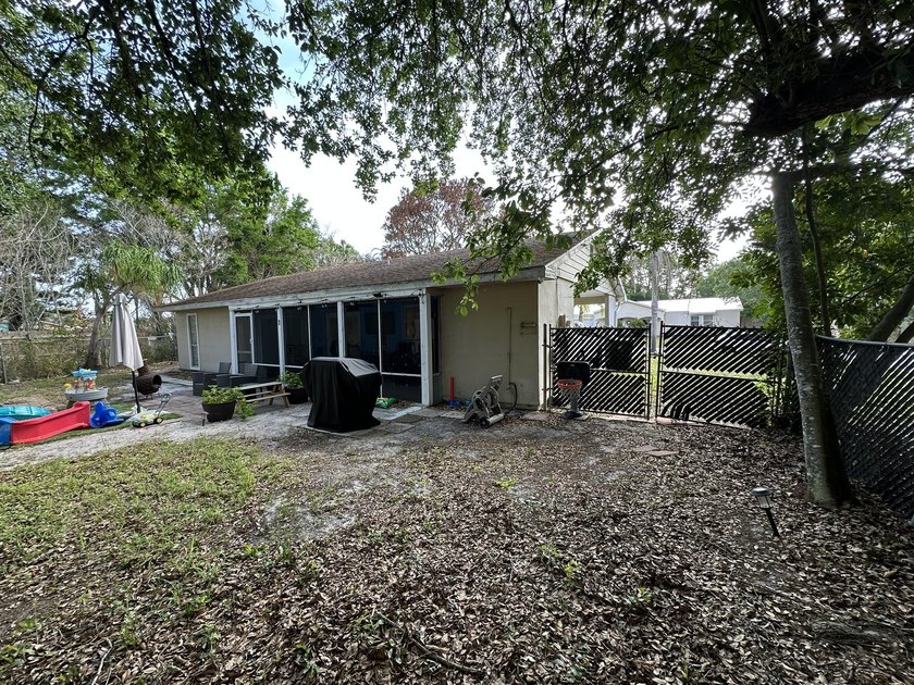 Charming 2-bedroom, 2-bath home in Port St. Lucie! This property - photo 14