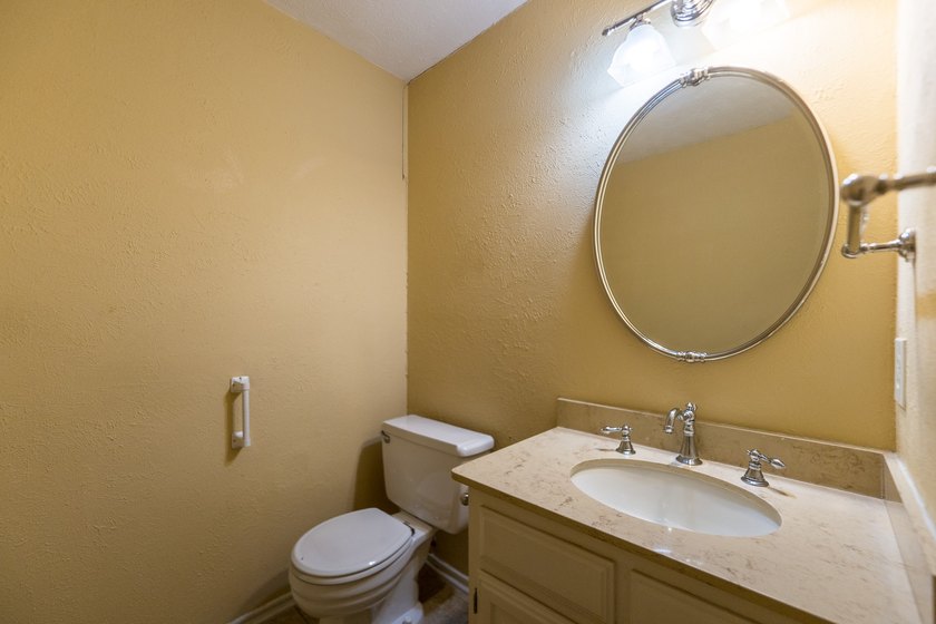 Rare opportunity in the heart of Richardson! This well-loved - photo 16