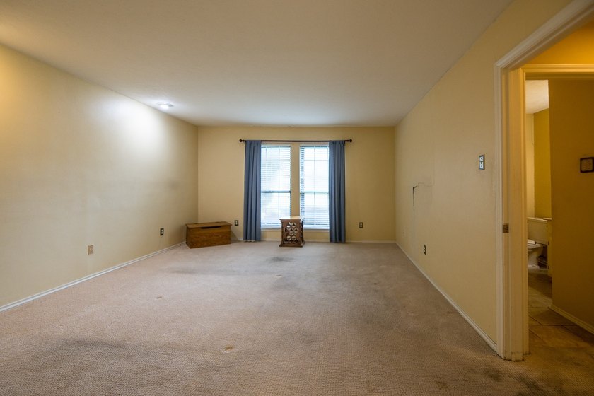 Rare opportunity in the heart of Richardson! This well-loved - photo 17