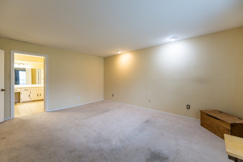 Rare opportunity in the heart of Richardson! This well-loved - photo 18