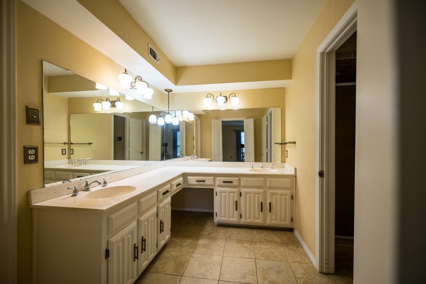 Rare opportunity in the heart of Richardson! This well-loved - photo 19