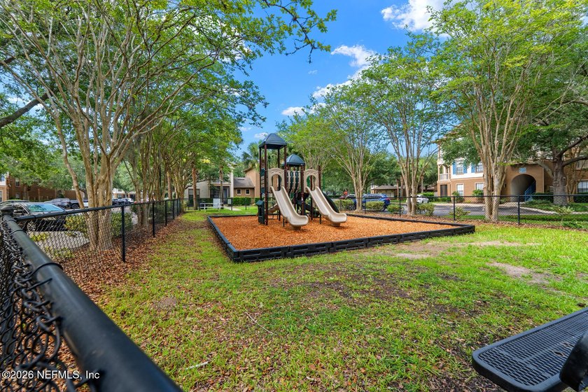 Welcome to this move-in ready, priced to sell, first-floor end - photo 20