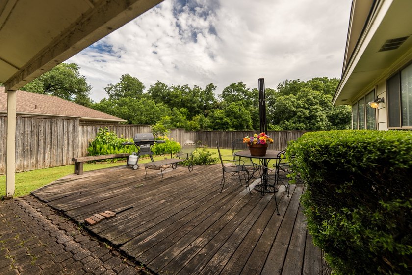 Rare opportunity in the heart of Richardson! This well-loved - photo 26