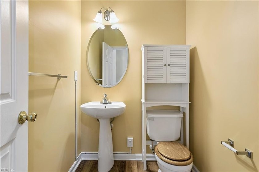 Welcome home to this beautiful two-story residence, perfectly - photo 27