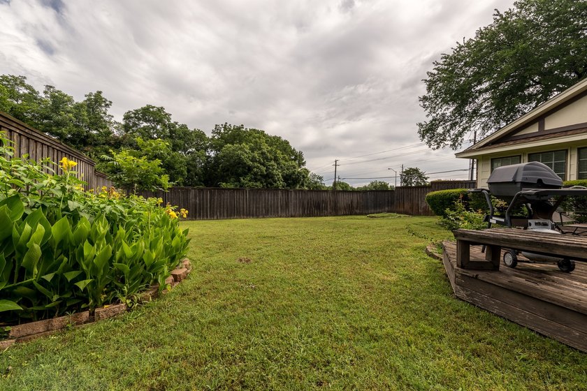 Rare opportunity in the heart of Richardson! This well-loved - photo 27