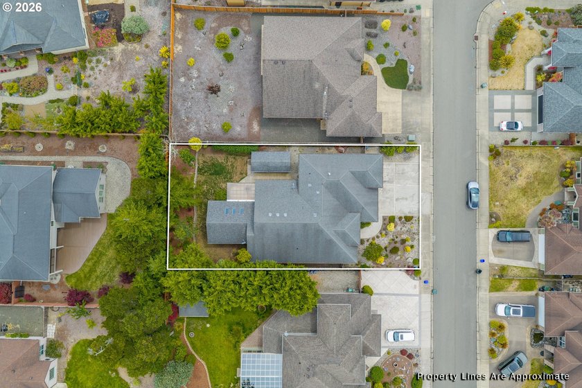Welcome to this move-in ready custom home in the sought-after - photo 36