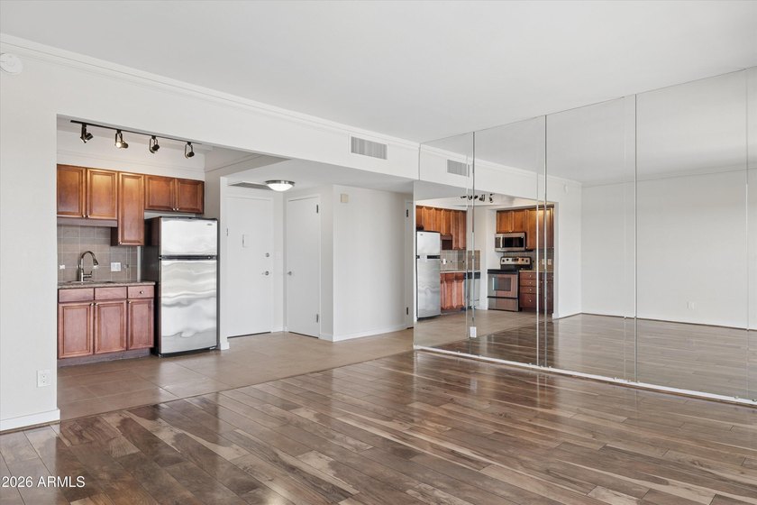 Elevated 9th floor living awaits in this updated end unit. Enjoy - photo 8