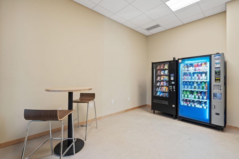 South facing unit filled with natural light, 2 garage stalls - photo 49