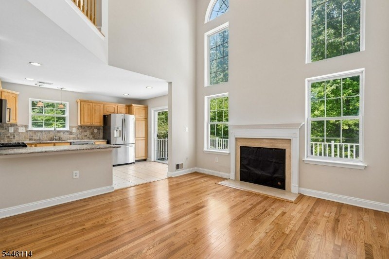 Absolutely beautiful 3-bedroom, 2.5-bath end-unit townhouse - photo 6