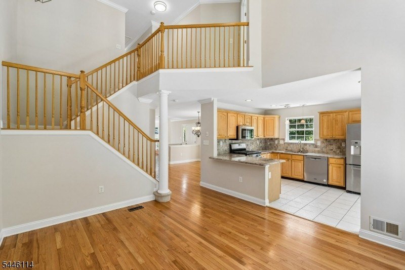 Absolutely beautiful 3-bedroom, 2.5-bath end-unit townhouse - photo 7