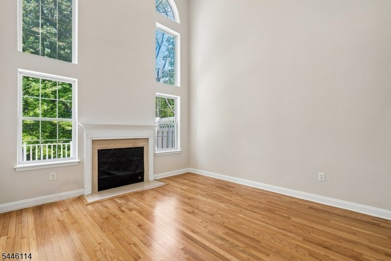 Absolutely beautiful 3-bedroom, 2.5-bath end-unit townhouse - photo 8