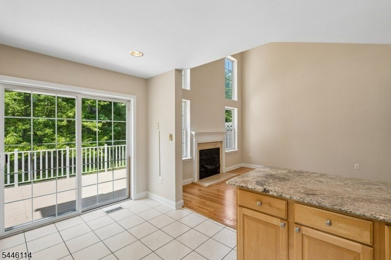 Absolutely beautiful 3-bedroom, 2.5-bath end-unit townhouse - photo 9