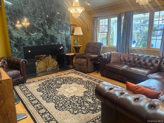 Welcome to this charming home in Staten Island, just five - photo 3