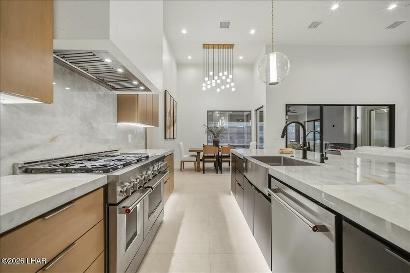 NEW BUILD by McLain Custom Homes! Luxury Living in The Enclaves - photo 4