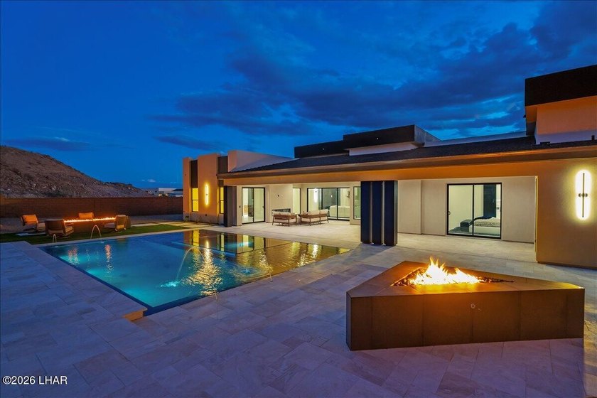 NEW BUILD by McLain Custom Homes! Luxury Living in The Enclaves - photo 7