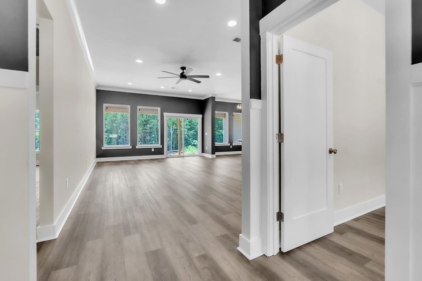 Beautiful new construction home situated on a spacious 1-acre - photo 6