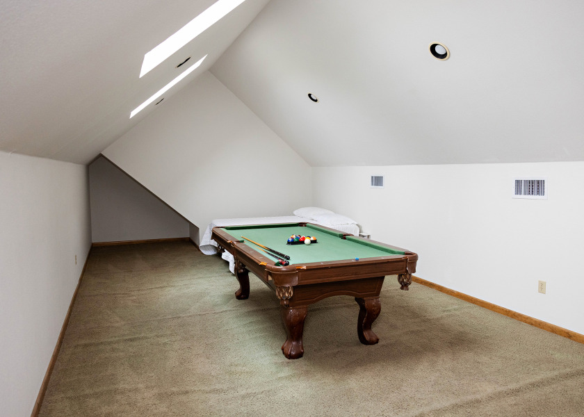 Upstairs room - photo 23
