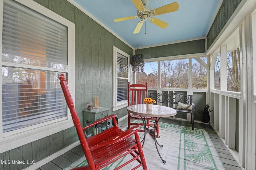 Motivated Seller!!!! Beautiful 4BR/2BA Updated Home on 3.2 Acres - photo 5