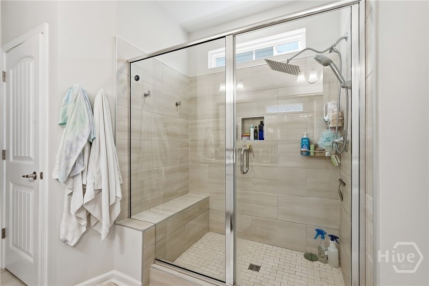 This beautifully maintained single-level home in Richmond Hill's - photo 22