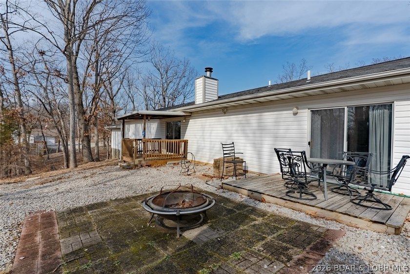 Discover the perfect combination of modern updates and lake-area - photo 31