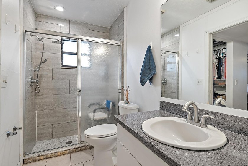 Explore the potential of this well-appointed home at 622 - photo 9