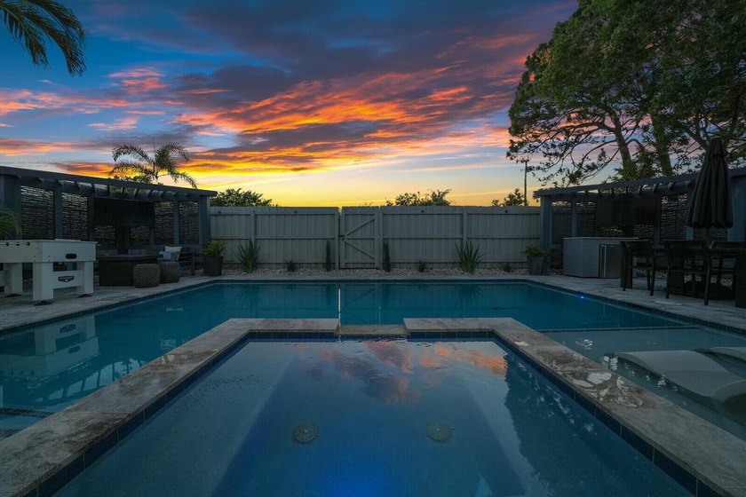 Welcome to this stunning 4-bedroom, 2-bathroom residence - photo 9