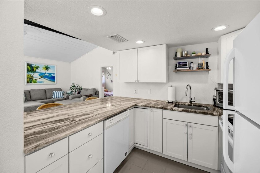 NO HOA! Move right into this beautifully updated 3-bedroom - photo 8